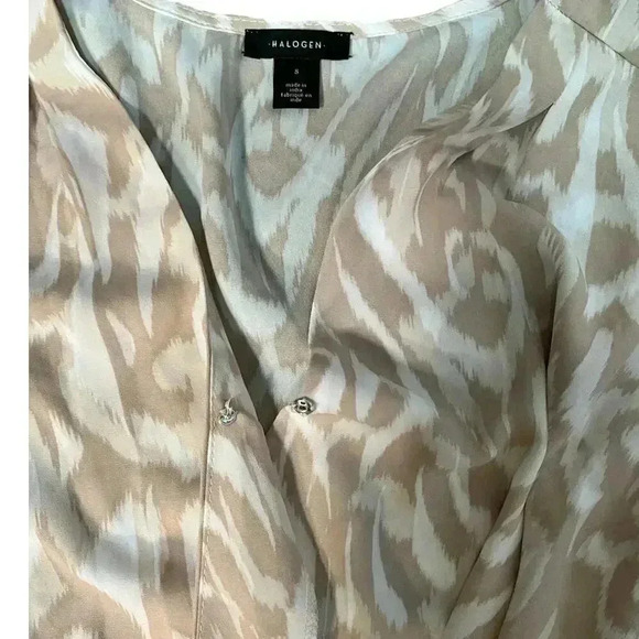 Halogen Abstract Pattern Cross Front Blouse V-Neck White/Tan Size Small NWT - Picture 7 of 11